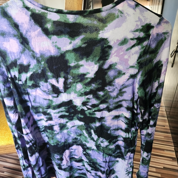 Cuddl Duds keyhole tie dye shirt - Picture 4 of 8